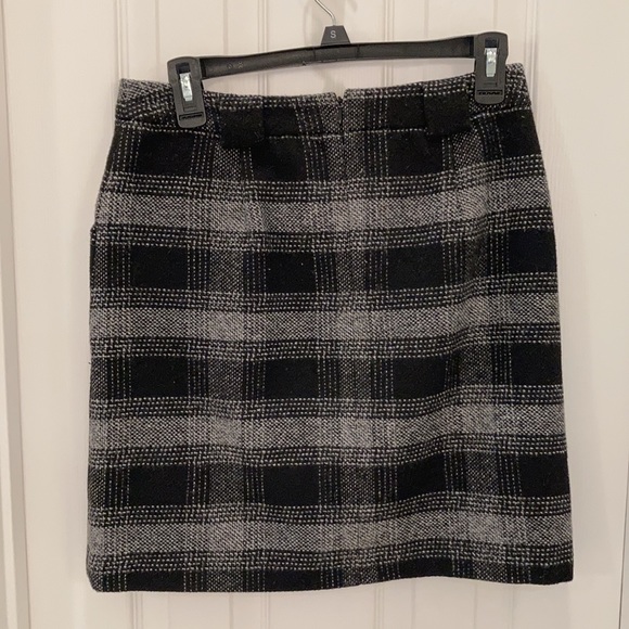 Liz & Co. mini skirt, size 4P - Picture 4 of 5